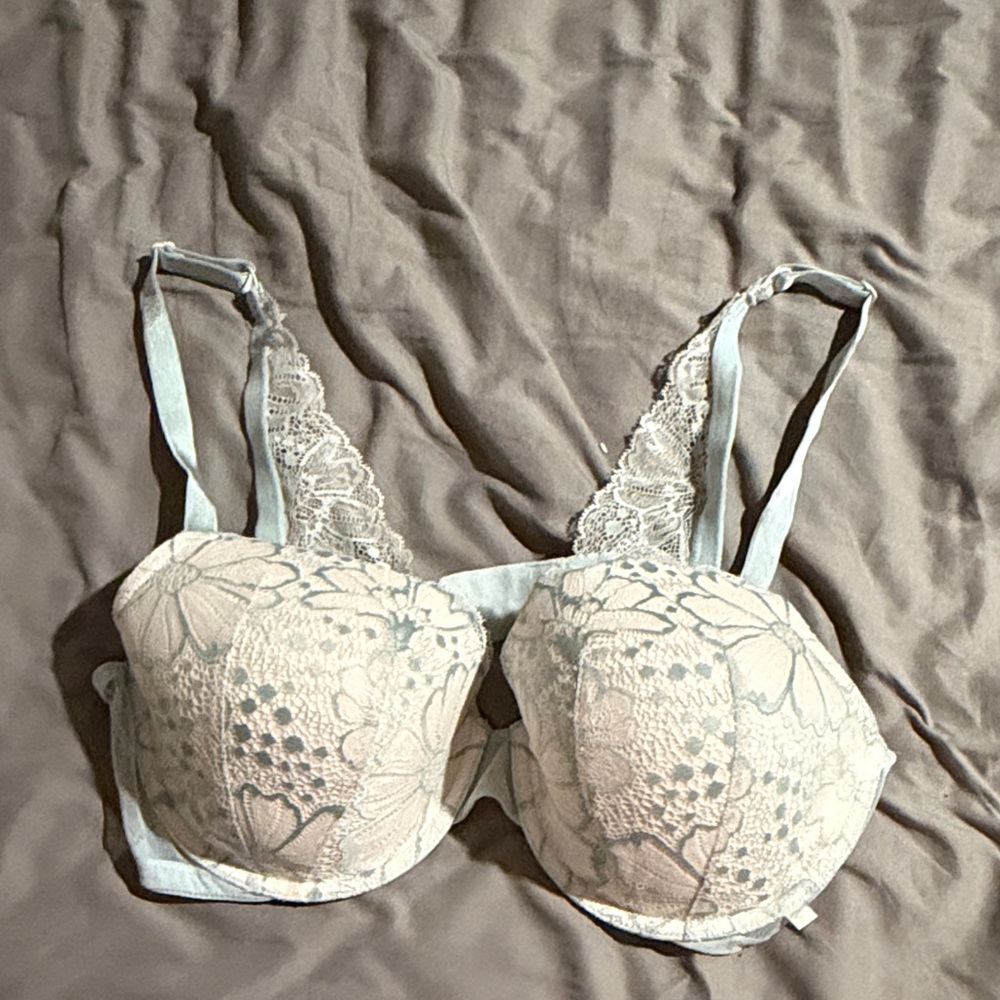 Victoria Secret Elegant Lace Women's Bra - Cream